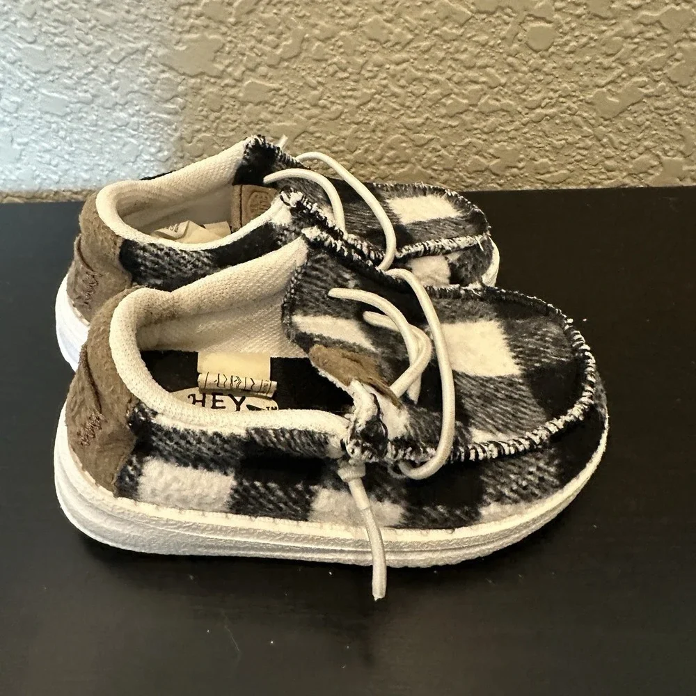 Hey Dude Wally Buffalo Plaid Black And White‎ Shoes Baby Infant Toddler T5 5